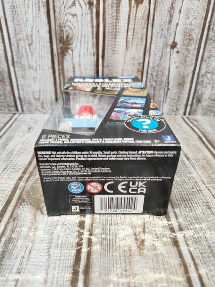 Roblox Deluxe Mystery Pack Series 3 Greenville: Car Dealer Worker With Code NIB - Picture 6 of 6